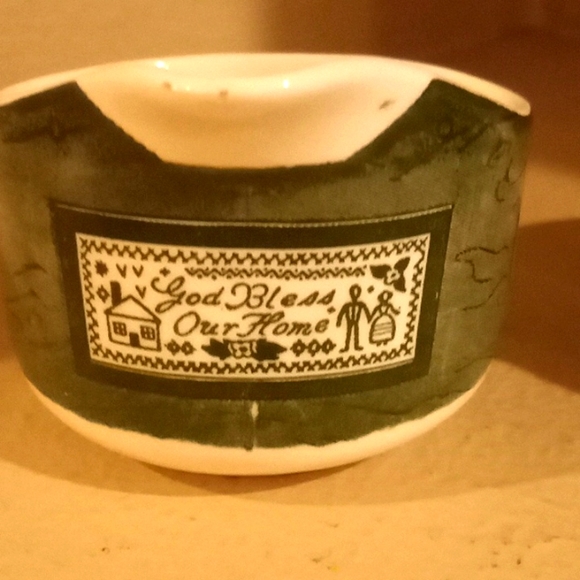 Vintage-Colonial Homestead by Royal. Handled Sugar Bowl with Lid & Creamer - Picture 10 of 12